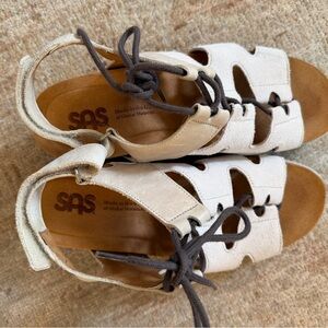 SAS Women's Tan and Cream Sandals